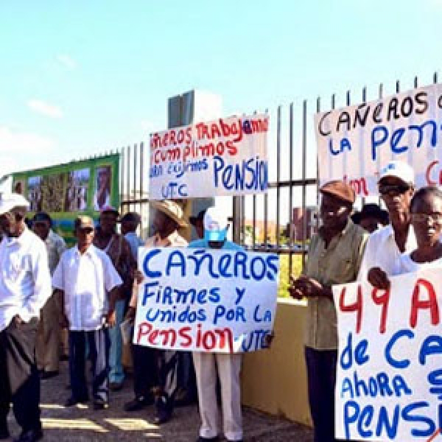 Cañeros van al Palacio Nacional a demandar aumento salarial