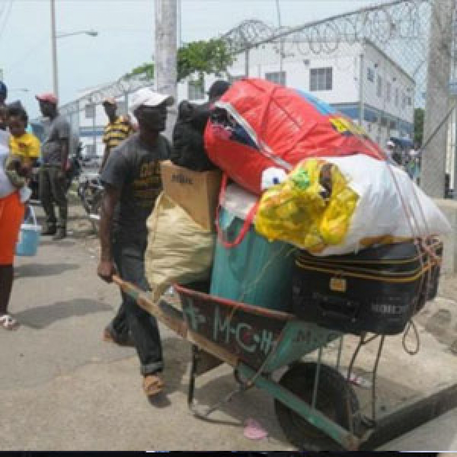 Haitianos continúan abandonando el país por temor a deportaciones