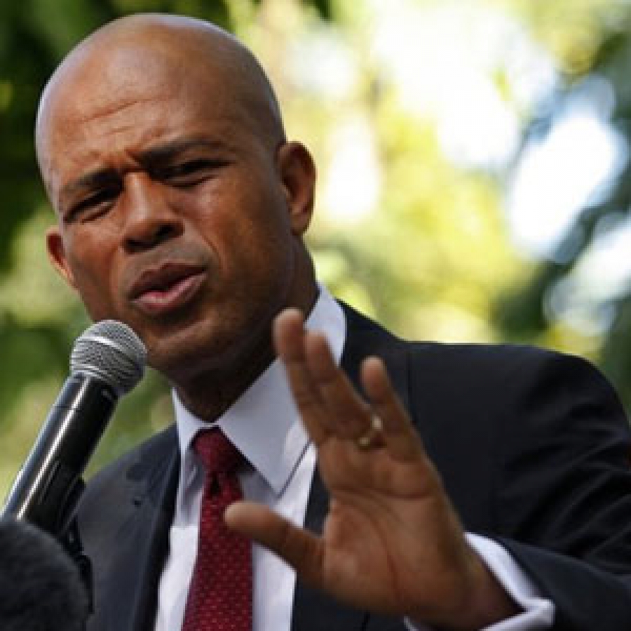 Martelly se reúne con OEA y pide solución pacífica a crisis con RD