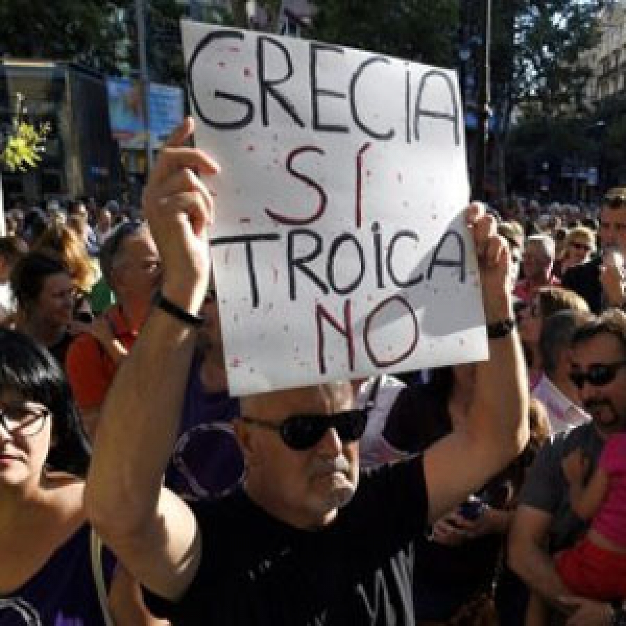 Grecia da un golpe de sorpresa y solicita un nuevo rescate al MEDE