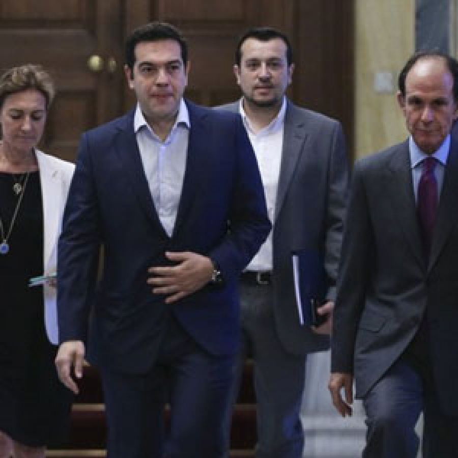 Grecia y cuarteto de acreedores inician el martes camino hacia tercer rescate