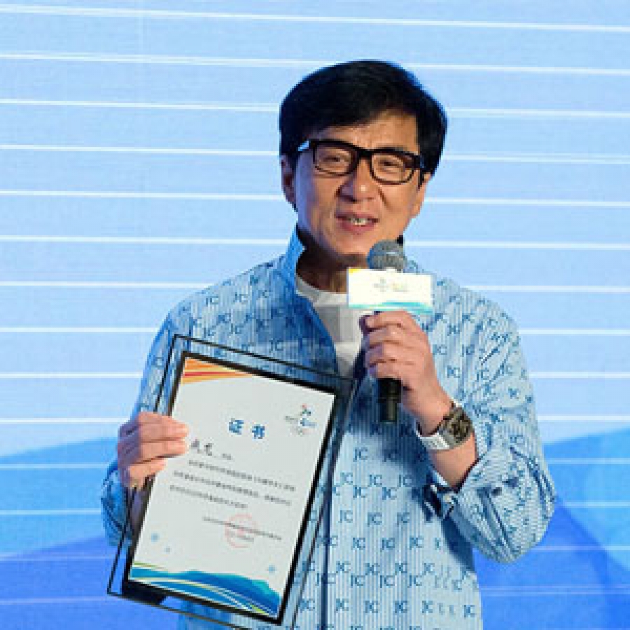 Actor Jackie Chan funda su propia escuela de actores en China