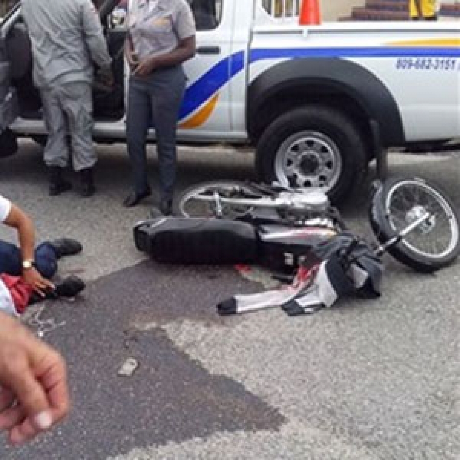 Motorista muere al chocar con otro que transportaba a haitianas ilegales