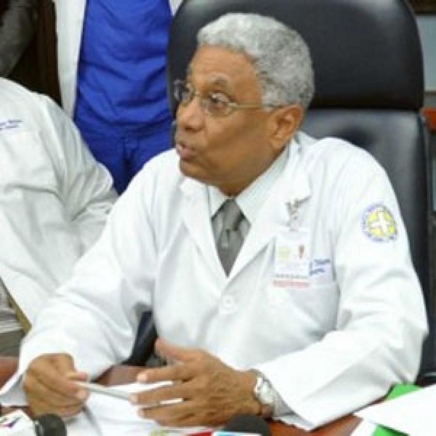 Ministra de Salud destituye al director del hospital Cabral y Báez
