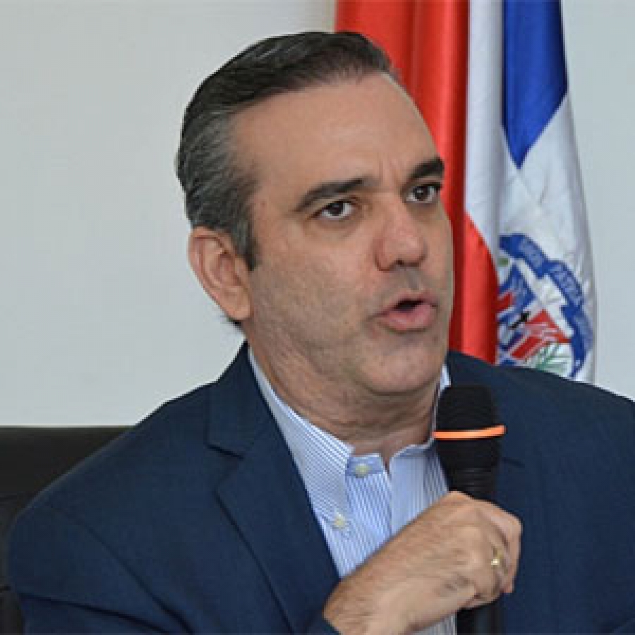 Luis Abinader dice proyecto reeleccionista está afectando el desempeño del Gobierno