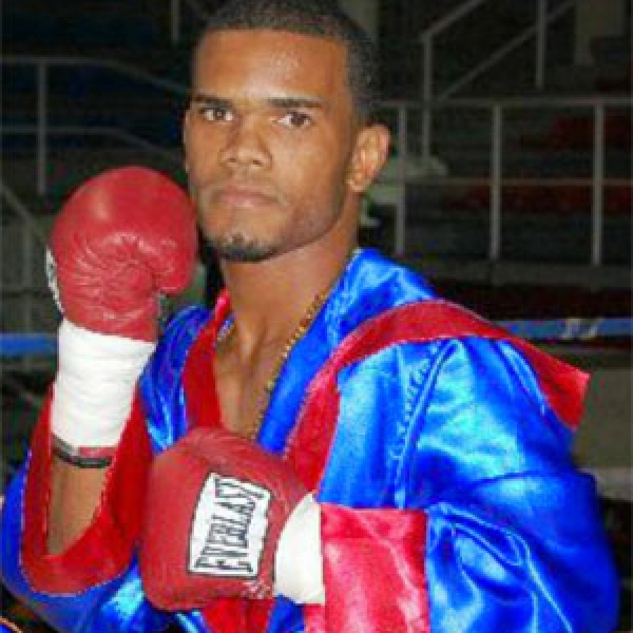 Dominicano Hinojosa confía en victoria sobre puertorriqueño Rodríguez