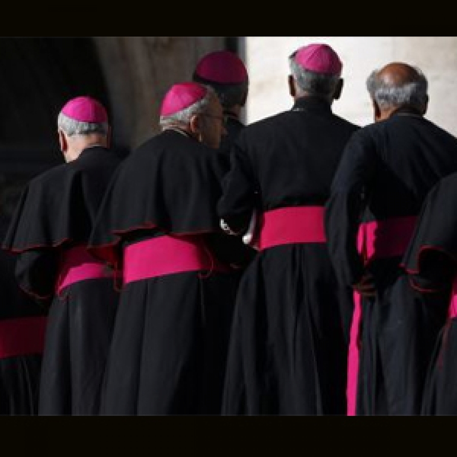 Vaticano no asume responsabilidad penal por abusos a menores