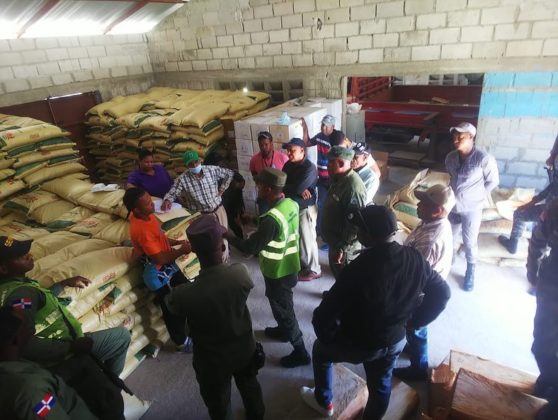SENPA, Medio Ambiente y UTEPDA incautan más de 5,500 pies de madera guardada en almacén en Bahoruco