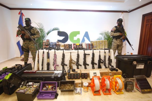 Aduanas detiene contrabando millonario de armas de guerra, municiones y artefactos explosivos