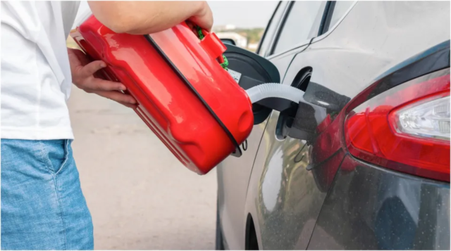 Florida: Precio de la gasolina cae a su nivel más bajo en 7 meses