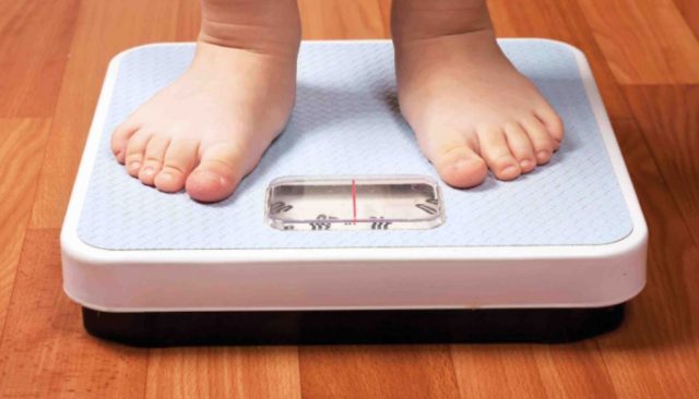 Comer rápido se asocia a mayor riesgo sobrepeso en la infancia