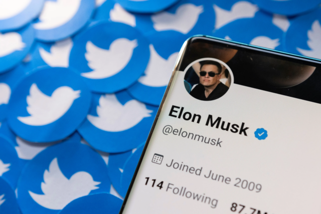 Musk pretende cobrar 20 dólares al mes a los perfiles verificados de Twitter