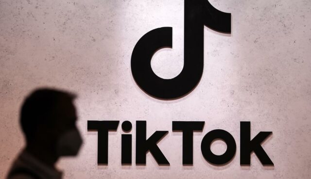 Tribunal ruso multa a TikTok por no eliminar contenido LGBT