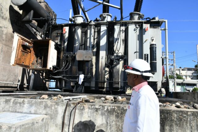 Edeeste restablece más del 80 % de los circuitos afectados por incendio en Subestación Gascue