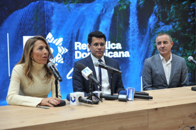 Turoperador líder en España y Portugal firma acuerdo exclusivo con RD en FITUR