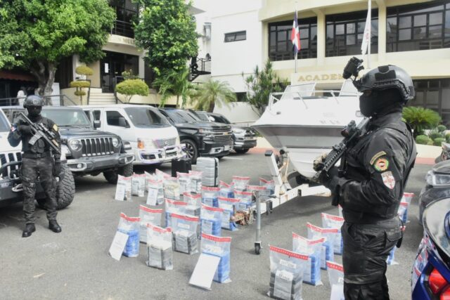 Arrestan 4 hombres tras ocupar 190 paquetes de cocaína en dos operativos